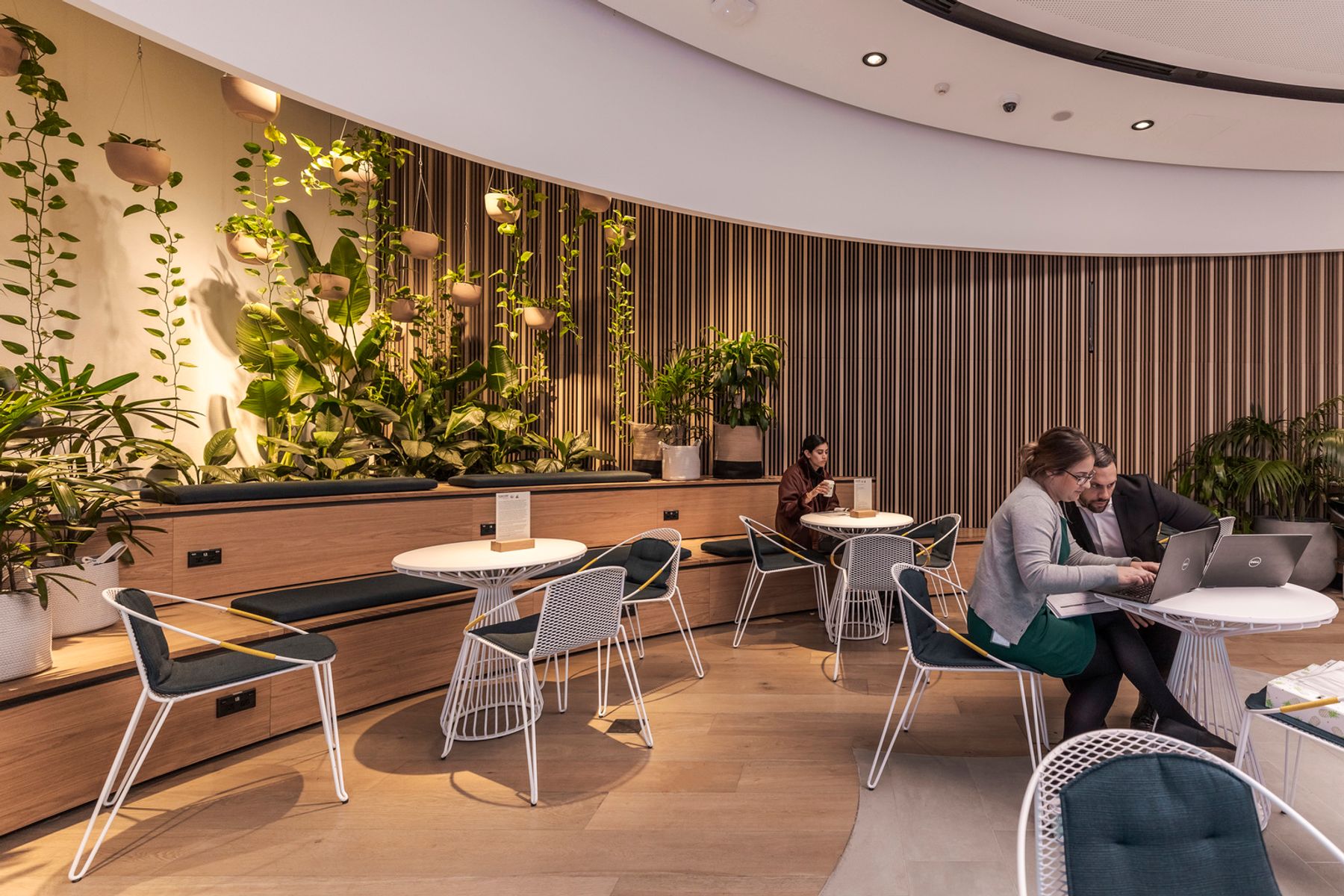 Suncorp Discovery Centre, Sydney. Architecture: Geyer, Sydney. Lighting design: Medland Engineering, Sydney. Photography: Jackie Chan, Sydney.