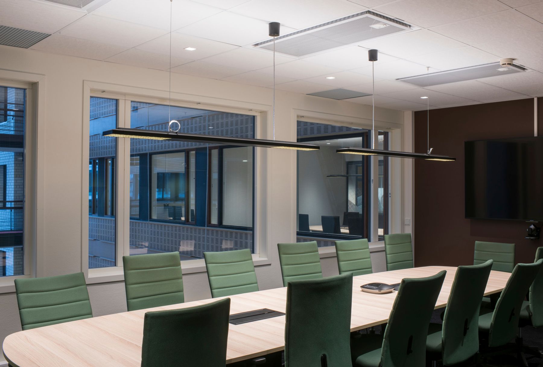 ÅF office, Oslo. Lighting design: ÅF lighting Gry Frellumstad. Photography: Johan Elm.