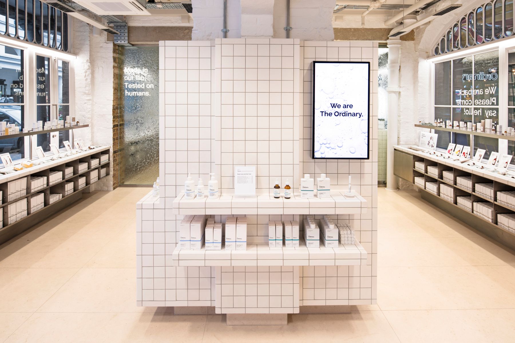 The Ordinary / Covent Garden, London. Client: Deciem – The Ordinary / Gariff Construction. Interior design: Brinkworth. Photography: Louise Melchior.