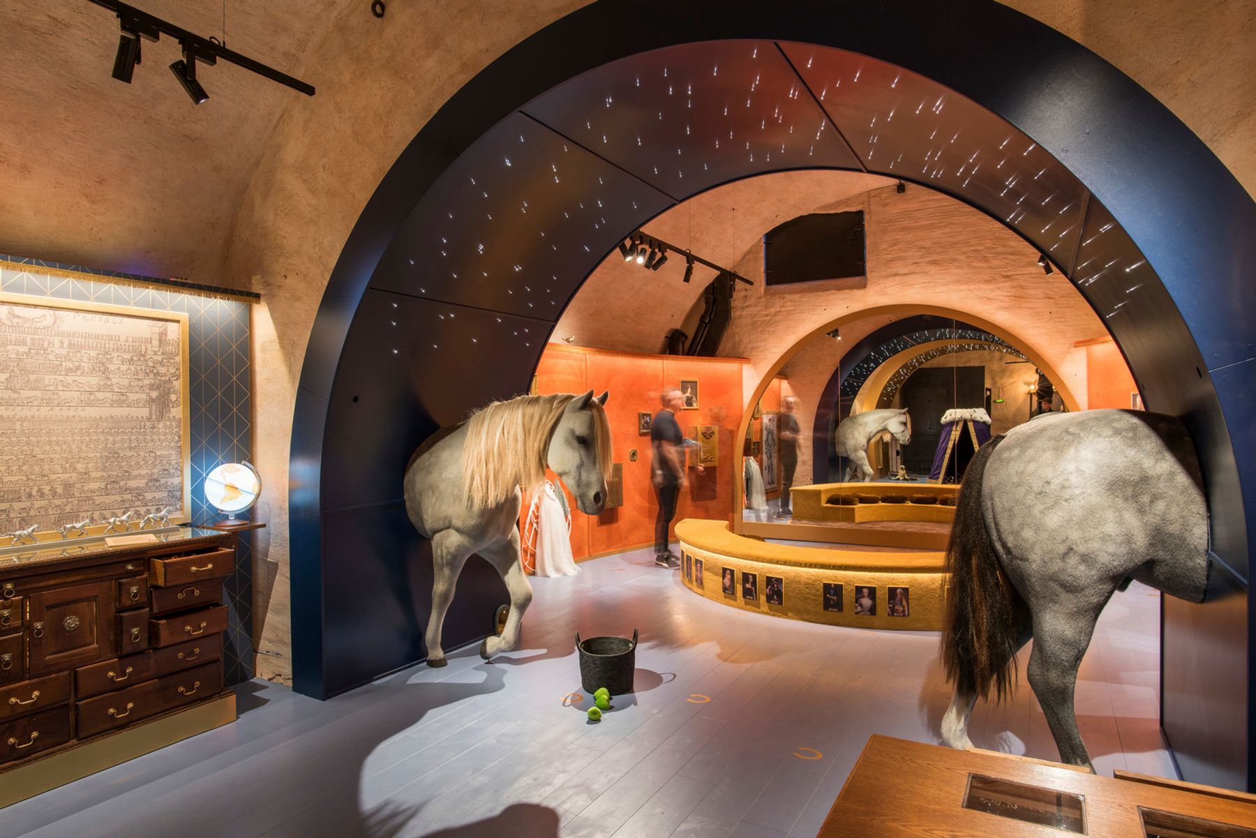 Livrustkammaren, Armoury of the Royal Castle, Stockholm. Exhibition design: Annika Thore, Form och Funktion. Lighting design: Pernilla Tenje, Statens Historiska Museer, Stockholm. Photography: Johan Elm, Stockholm.
