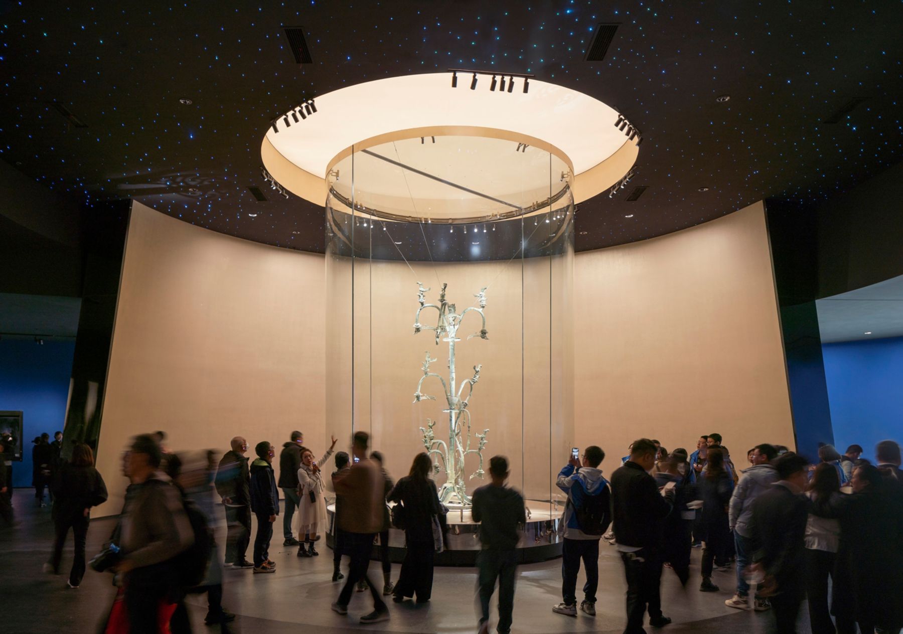 Sanxingdui Museum, Guanghan. Architecture: Liu Yi / CSWADI (China Southwest Architectural Design and Research Institute Corp. Ltd), Chengdu, China. Lighting design: iLicht Lighting Engineering Design (Chengdu) Co., Ltd., Chengdu, China. Photography: Studio SZ / Justin Szeremeta.