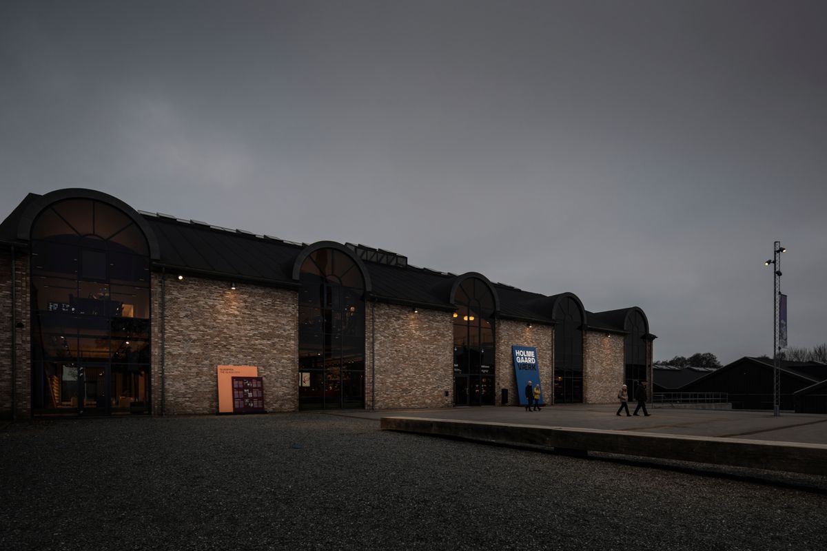 Holmegaard glass vaerk & museum, Copenhagen. Lighting design: Iben Winther Orton, Lightscapes ApS, Fredensborg, Denmark / Carl-Henrik Hansen, Museum Sydøstdanmark. Photography: Tomasz Majewski.