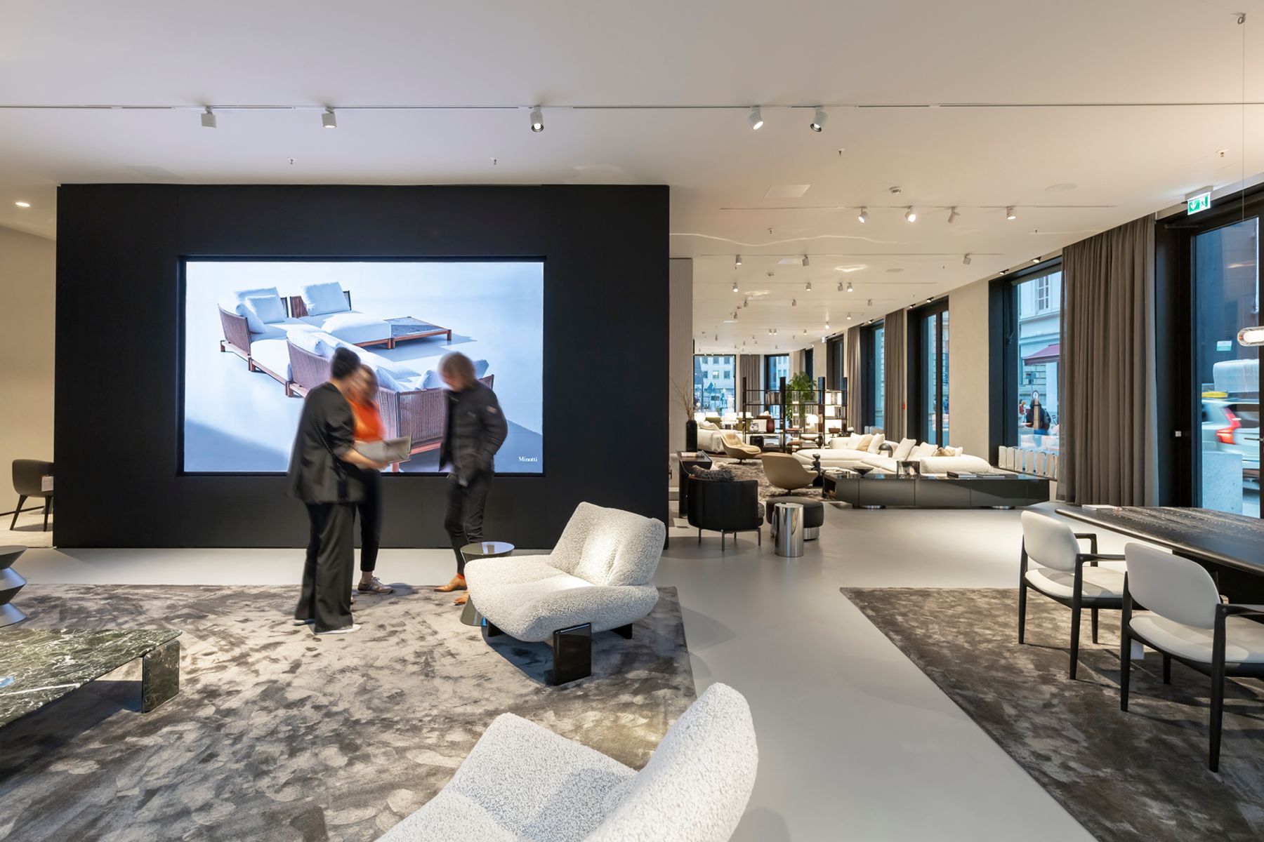 Minotti Flagship Store by pesch, Hamburg. Architecture/Interior design: Pesch International Interiors GmbH, Cologne. Client: Pesch International Interiors GmbH, Cologne. Electrical engineering: Göpotec, Hamburg. Lighting design: SK Systems, Hamburg. Photography: Frieder Blickle.