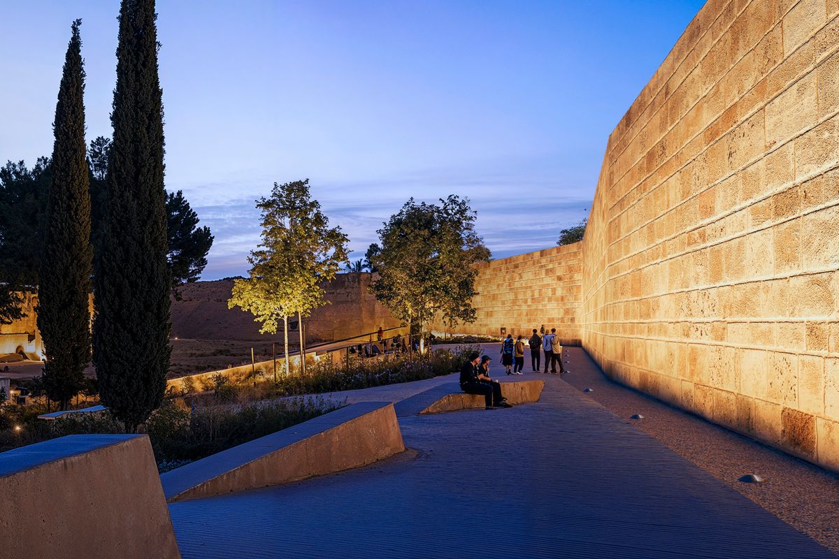 More precise than ever: The new generation of in-ground luminaires. Visualisation: Electric Gobo
