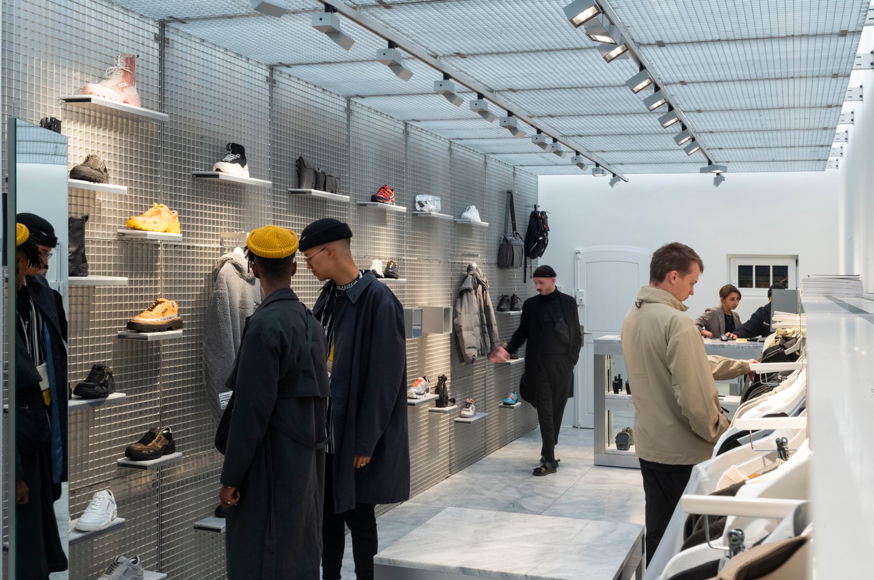 Gate Store, Berlin. Architecture: Plus4930 Planungsgesellschaft bH, Berlin. Photography: Sebastian Mayer.