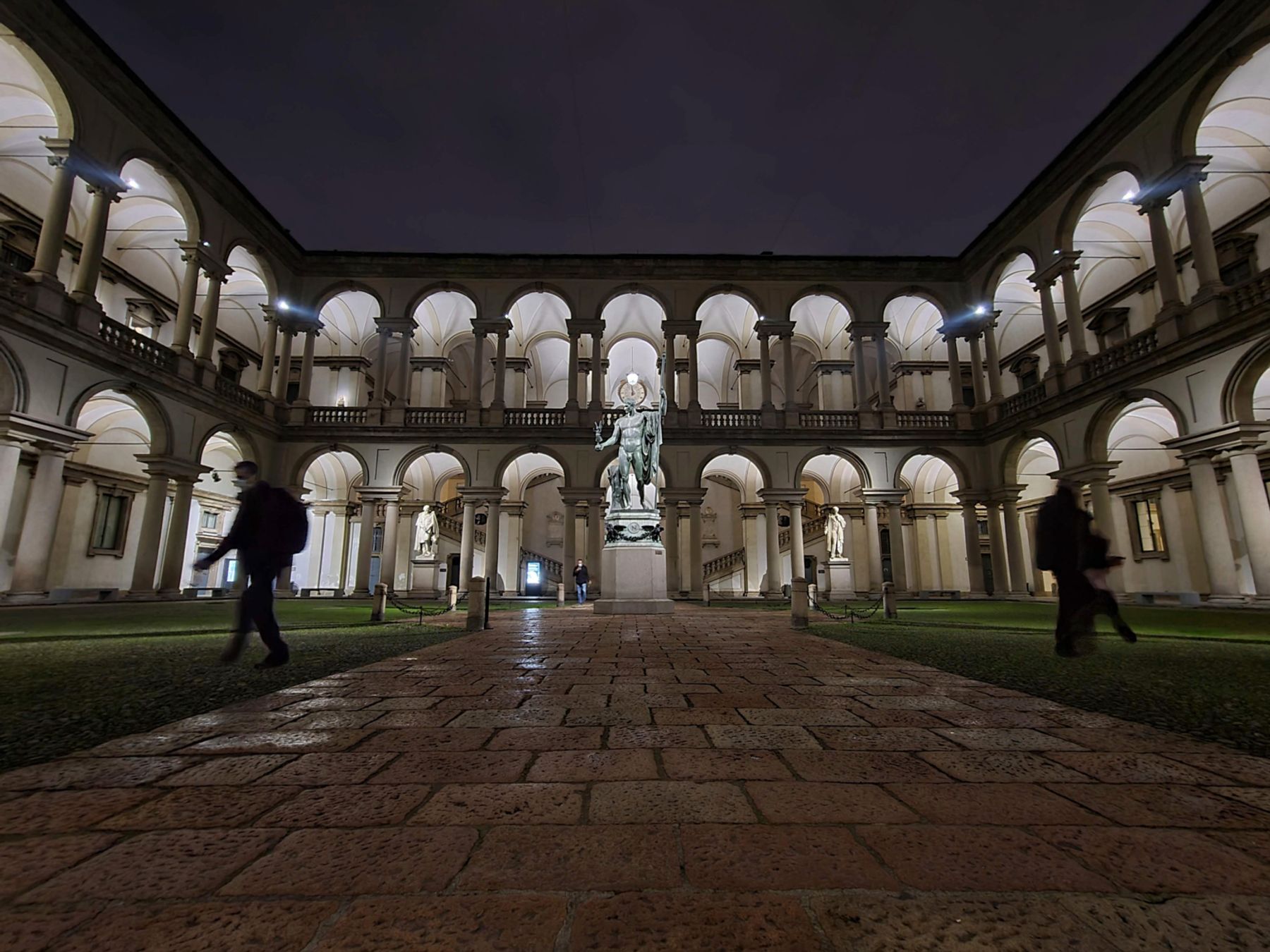 Pinacoteca Brera, Milan. Lighting design: Alessandra Quarto, Angelo Rossi, Milan. Electrical engineering: Protec. Photography: ERCO