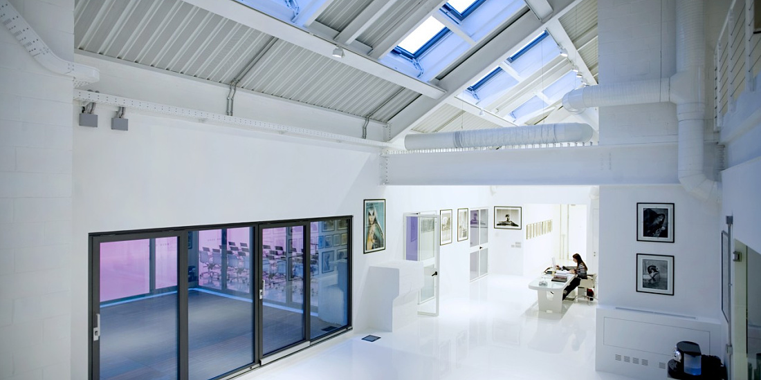ERCO Optec spotlights in Aldo Coppola Hairstylist Showroom, Milan. Lighting for hairstyle trends.