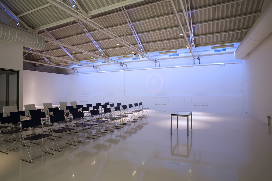 ERCO lighting in Aldo Coppolas showroom, featuring Optec spotlights and Focalflood for the latest hairstyle trends.
