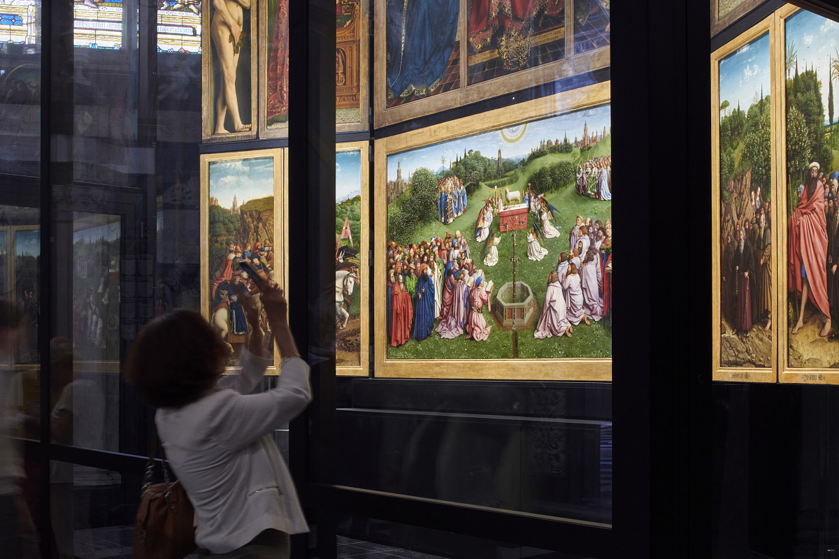 ERCO LED lighting illuminating the Ghent Altarpiece Adoration of the Lamb behind glass.