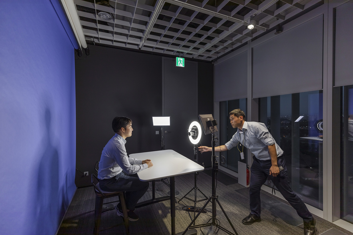LED lighting setup at Amorepacific HQ, Seoul, for enhanced visual comfort during video recording.