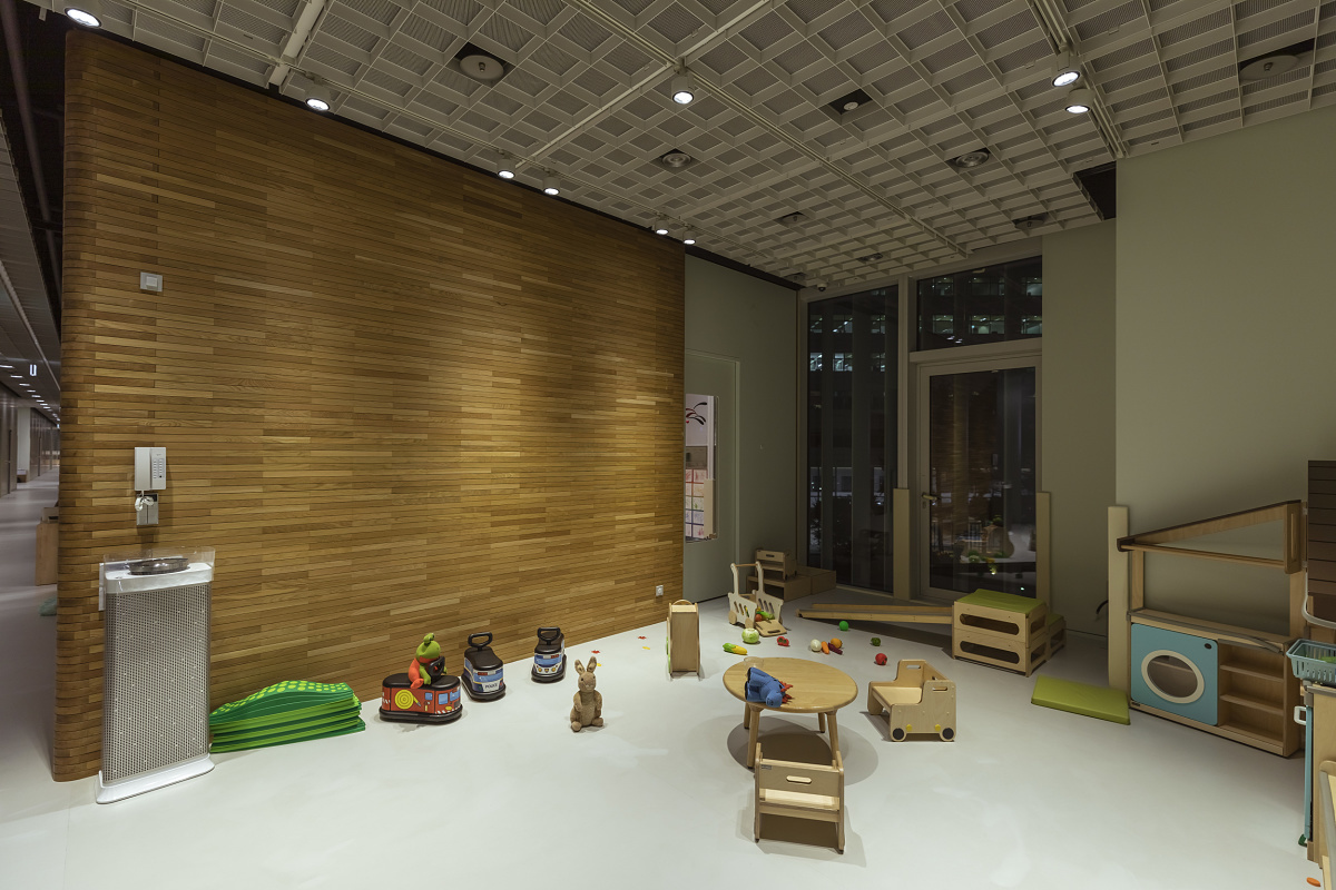 Amorepacific HQs daycare in Seoul, featuring ERCO LED lighting for visual comfort.