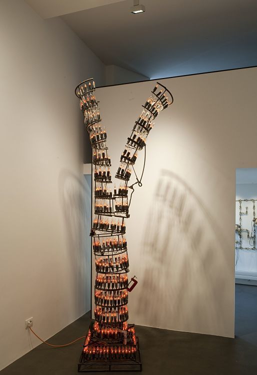 Art installation with tube lights at Anna Marra Contemporanea Gallery, illuminated by ERCO Light Board spotlights.