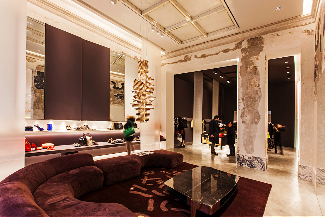 Antonia store in Milan: Optec LED spotlights and Quintessence downlights highlight luxurious materials.