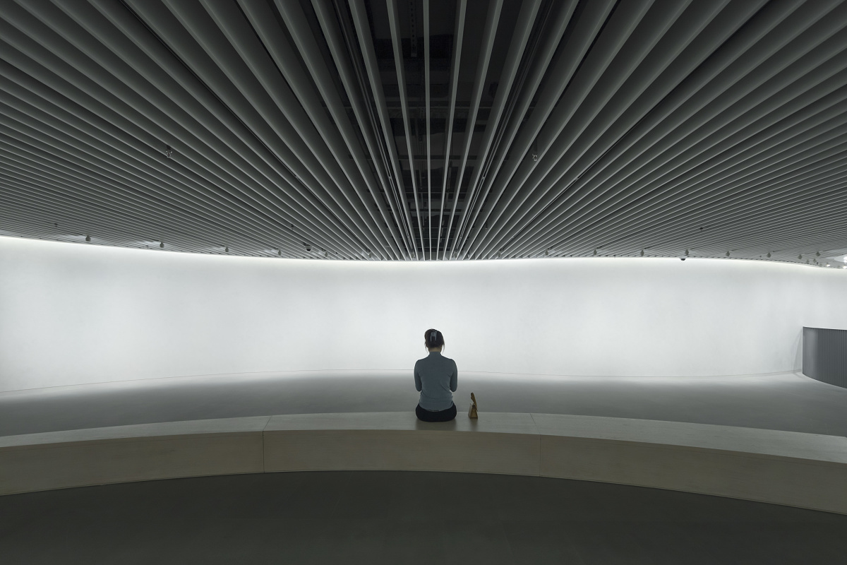 ERCO lighting in Shanghais Aurora Museum A2, showcasing precise exhibition illumination.
