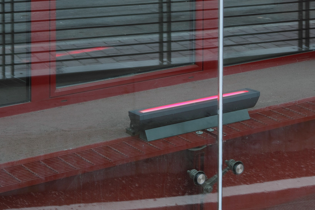 ERCO Focalflood façade floodlight providing colored LED illumination for Banca Farnese.