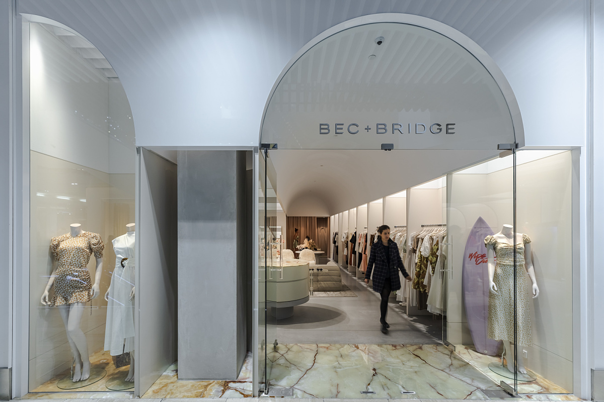 Bec + Bridge store in Melbourne, featuring ERCO Optec spotlights for flexible retail lighting.