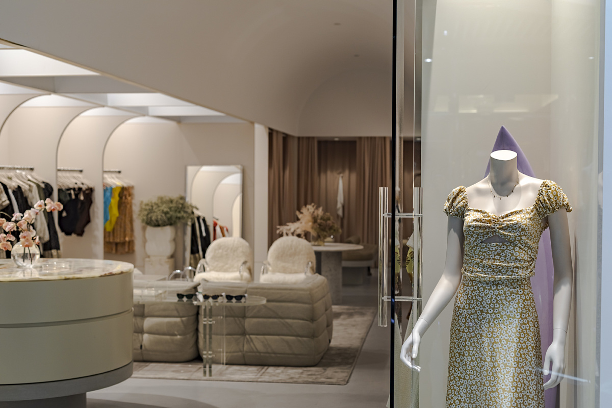 Bec + Bridge storefront in Melbourne featuring ERCO Optec spotlights for flexible retail lighting.
