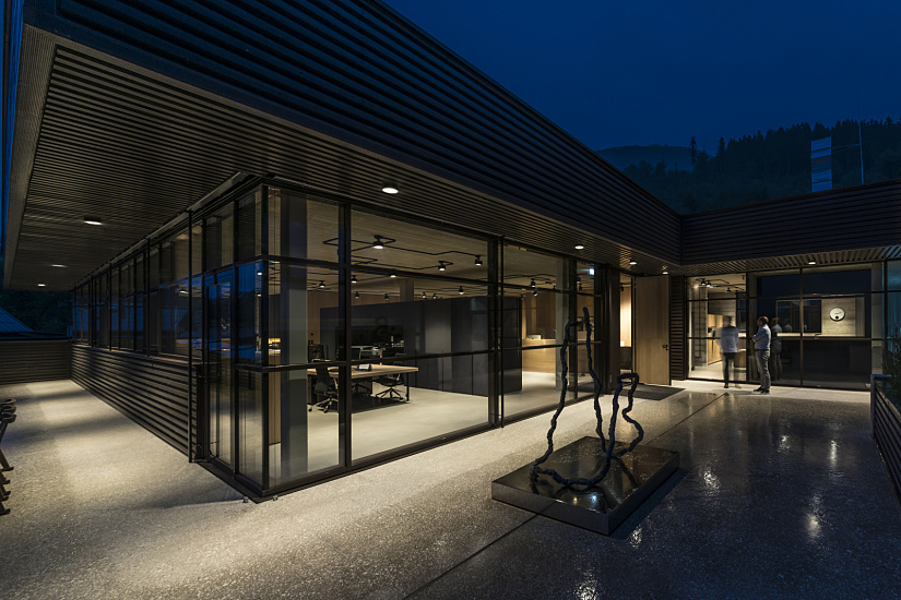 Bernd Gruber Manufactory's interior with ERCO accent lighting, clean lines in Stuhlfelden, Austria.