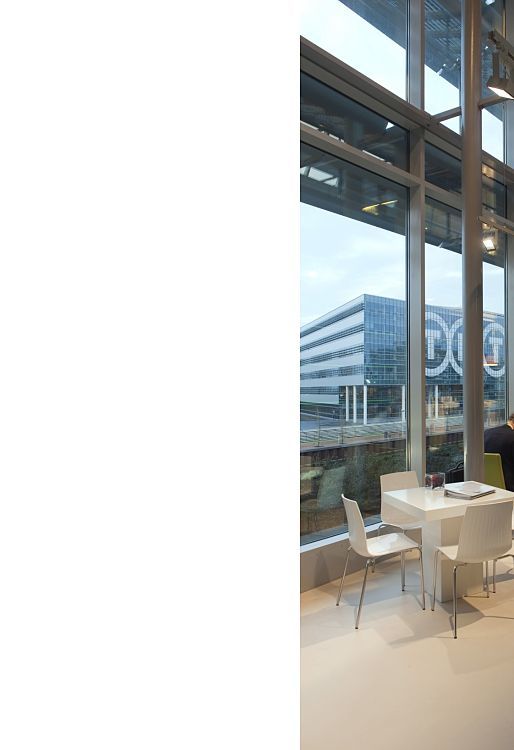 ERCO LED lighting in the Siemens Espresso Lounge office building in the Netherlands.