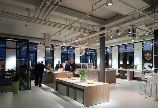 ERCO LED lighting in BSH headquarters, Netherlands, Hoofddorp, for efficient and comfortable illumination.