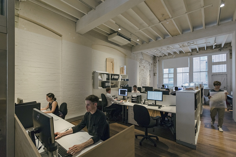 Candalepas Associates' Sydney office uses ERCO lighting for an effective and pleasing workspace.