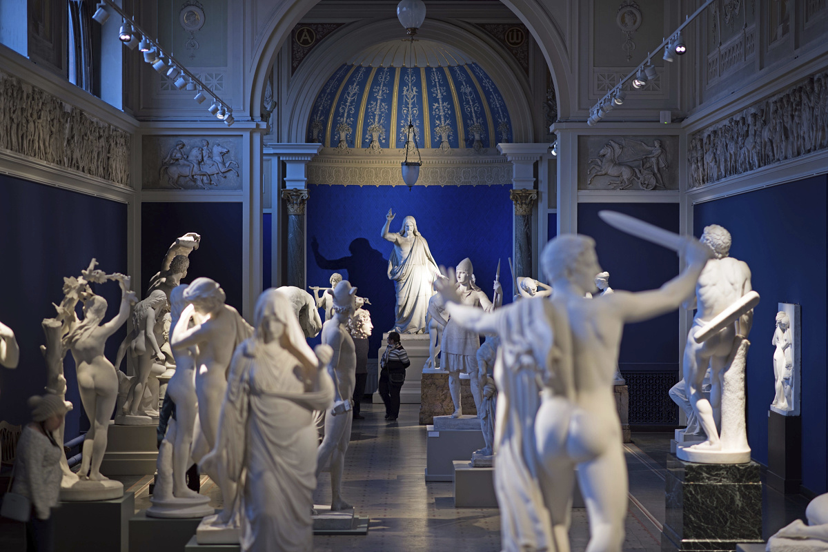 ERCO track spotlights illuminate sculptures in Copenhagens Carlsberg Glyptotek museum.