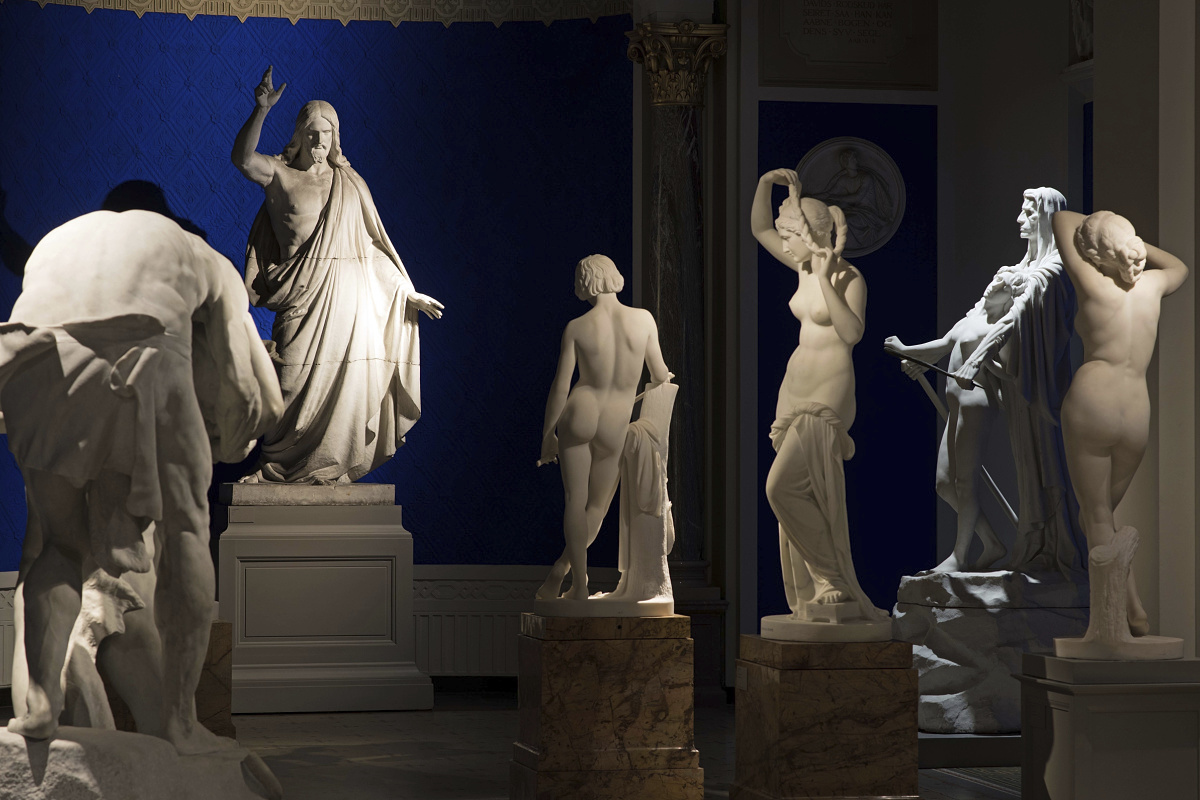 Sculptures in the Glyptoteket Museum, illuminated by ERCO track spotlights for flexible exhibition lighting.