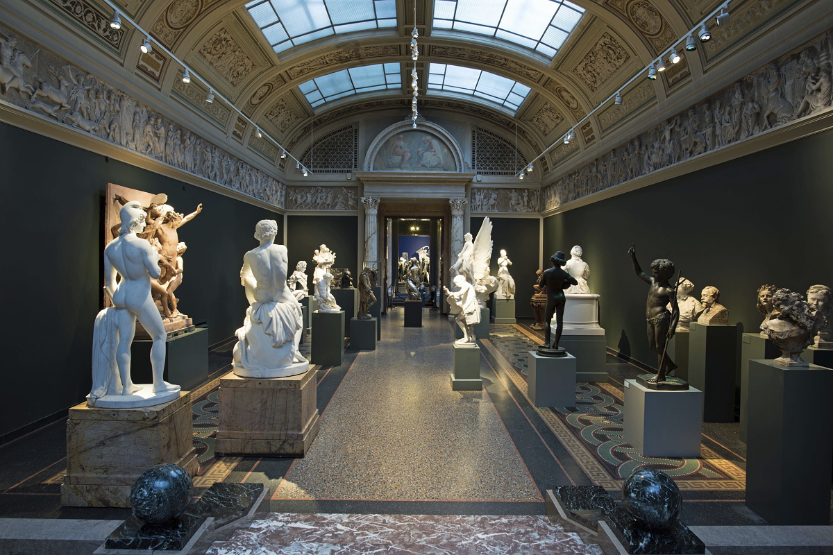 ERCO track spotlights illuminate sculptures in Copenhagens Carlsberg Glyptotek museum.