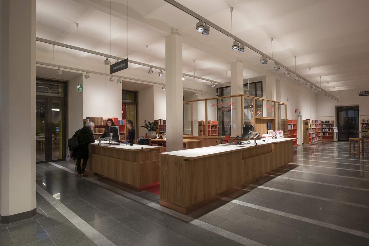 Carolina Rediviva Library illuminated by Parscan spotlights for high illuminance in tall spaces.