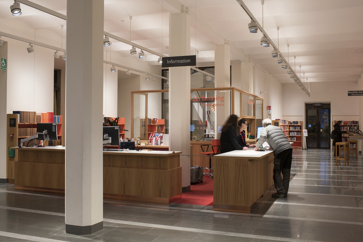 ERCO Parscan spotlights illuminate the Carolina Rediviva Library in Uppsala.