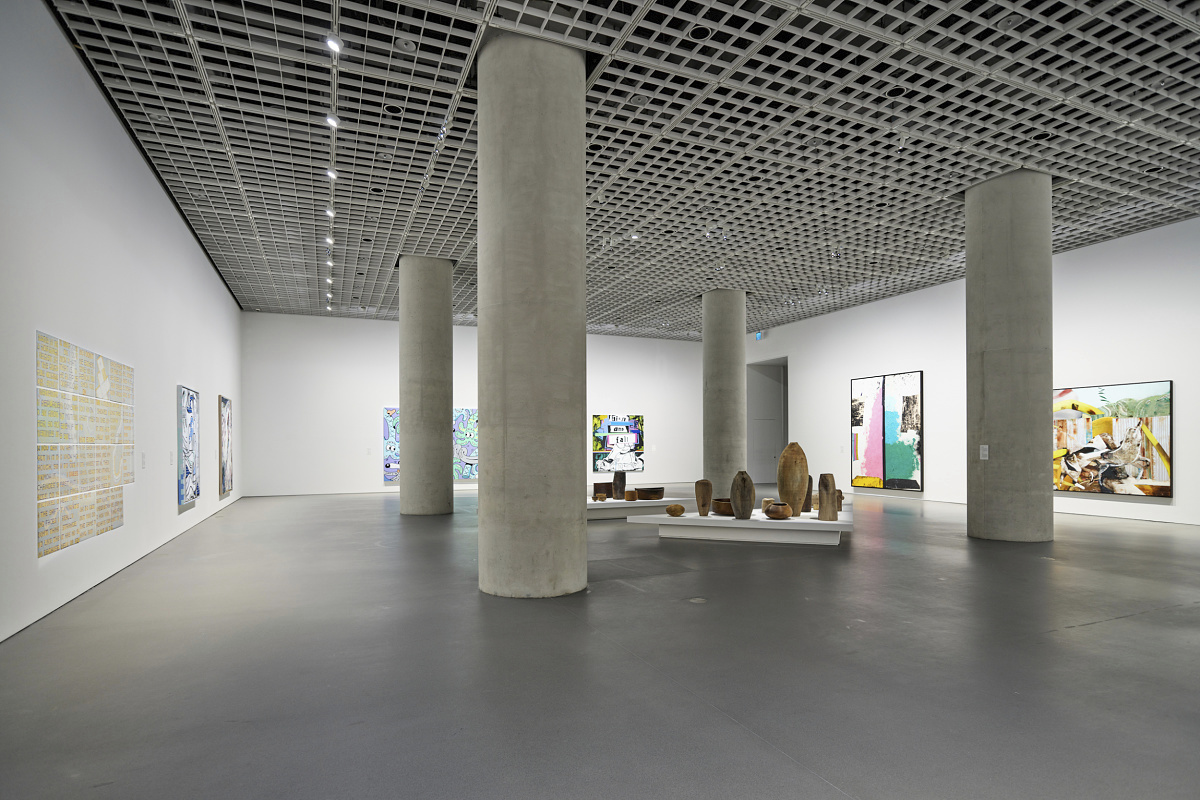 Amorepacific Museum of Art exhibition space in Seoul, featuring flexible ERCO track spotlights.