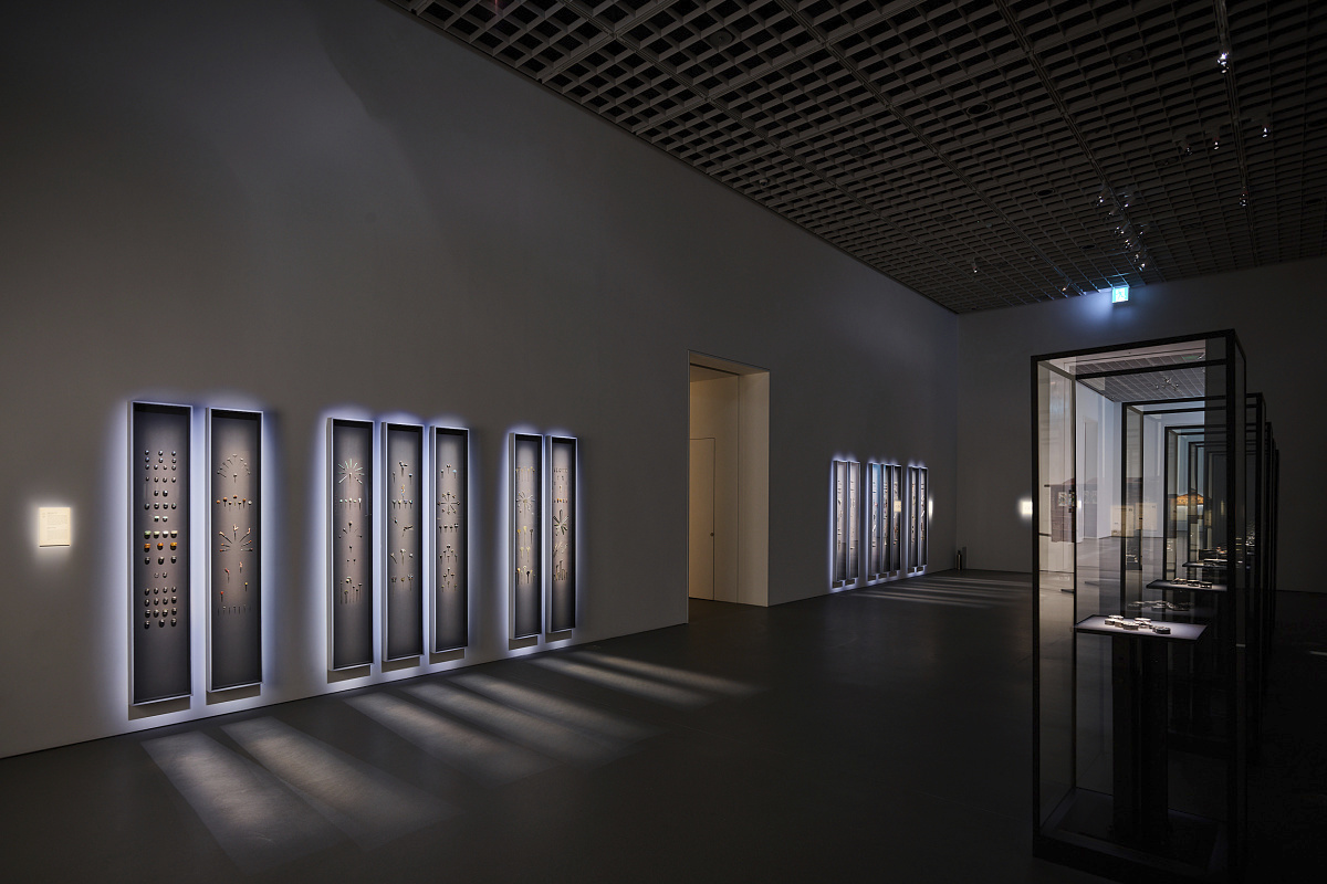 ERCO Pollux contour spotlights illuminate art at Seouls Amorepacific Museum.
