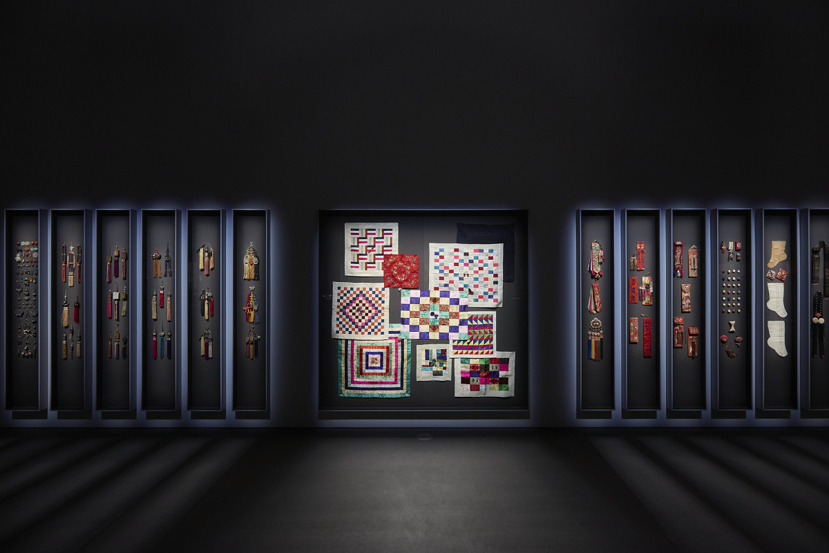 ERCO Pollux contour spotlights illuminate art at Seouls Amorepacific Museum of Art.