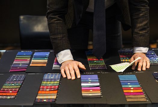 Lighting color samples for assessing color rendition quality.