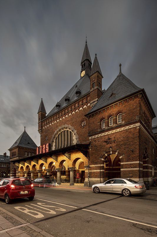 Copenhagen Central Station illuminated with ERCO LED lighting for safety and efficiency.