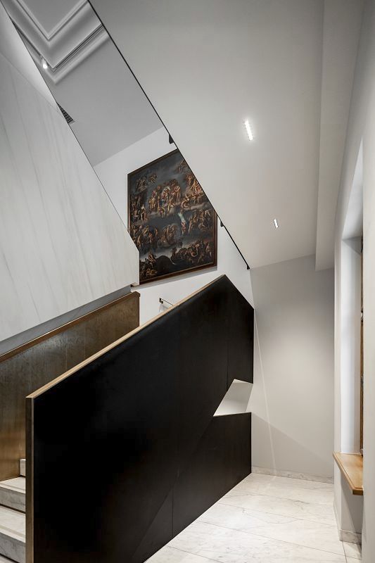 ERCO LED lighting highlights a painting in the Czartoryski Museum, Krakow.