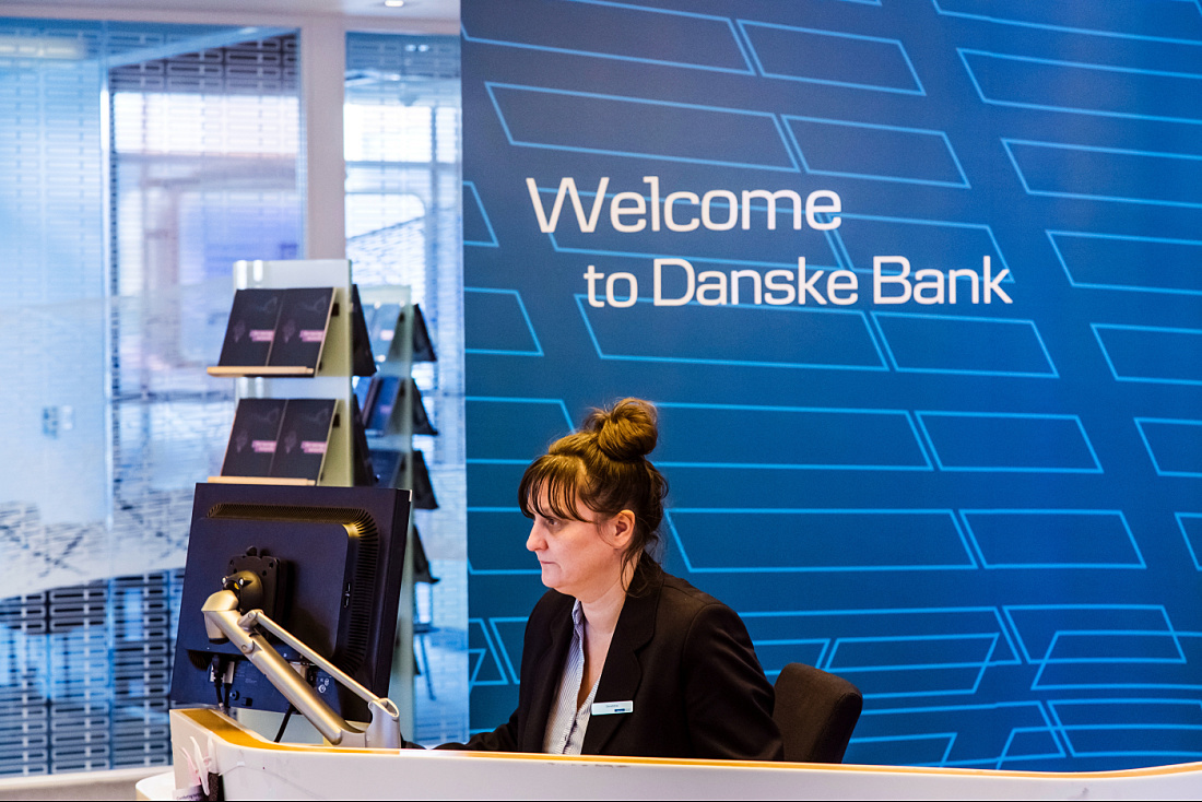 Danske Bank branch in Belfast featuring ERCO lighting for an inviting atmosphere.