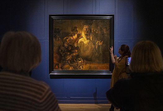 Rembrandt painting at Dulwich Picture Gallery, illuminated by ERCO LED spotlights.