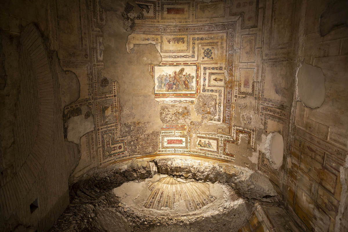 Illuminated, restored frescoes in Domus Aurea, Rome, featuring ERCO Kona projectors.