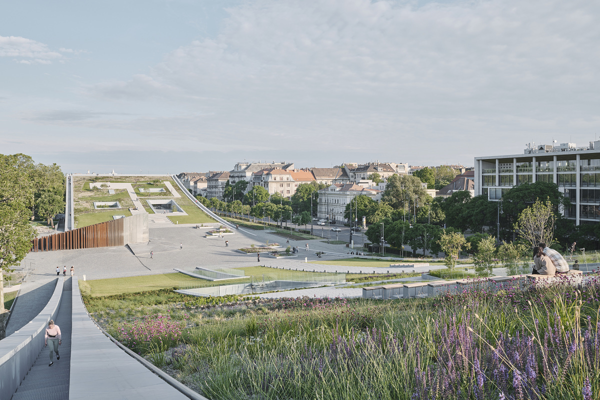 The Budapest Ethnographic Museum featuring ERCO LED lighting for indoor and outdoor spaces.