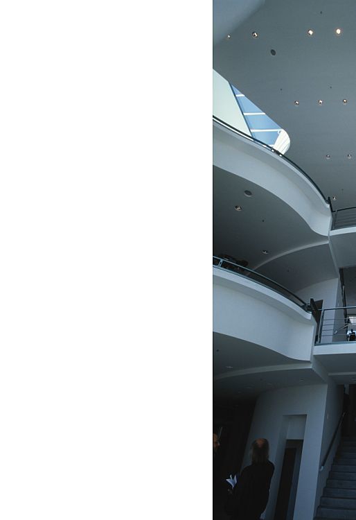 Interior of the Federal Chancellery featuring ERCO lighting and architectural details.