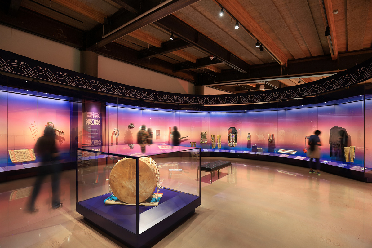 Interior of the First Americans Museum featuring ERCO Parscan spotlights for sustainable exhibition lighting.