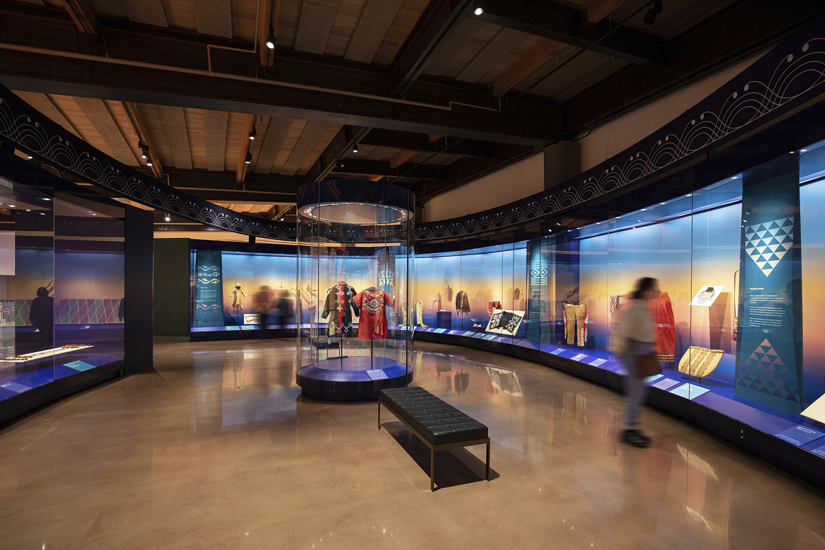 ERCO Parscan spotlights illuminate exhibits at the First Americans Museum, Oklahoma City.