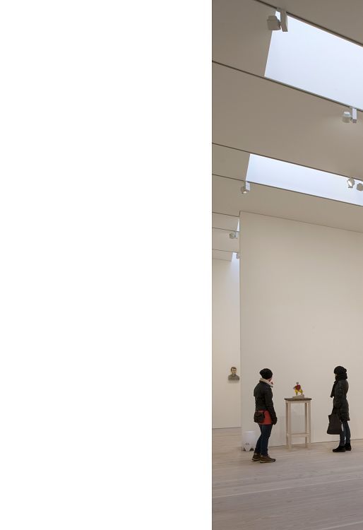 Forsblom Gallery featuring ERCO Optec spotlights on track for flexible LED lighting.