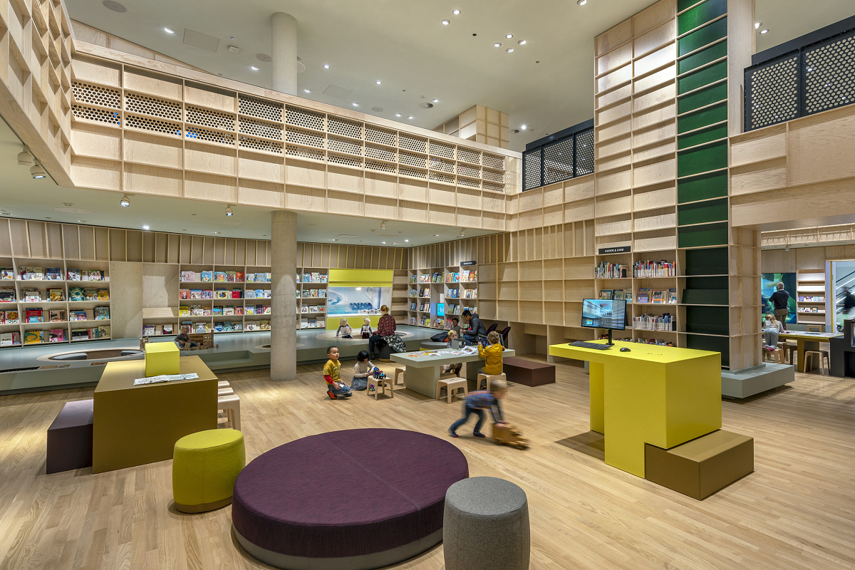 Forum Groningens childrens area, featuring ERCO LED lighting for visual comfort and glare control.