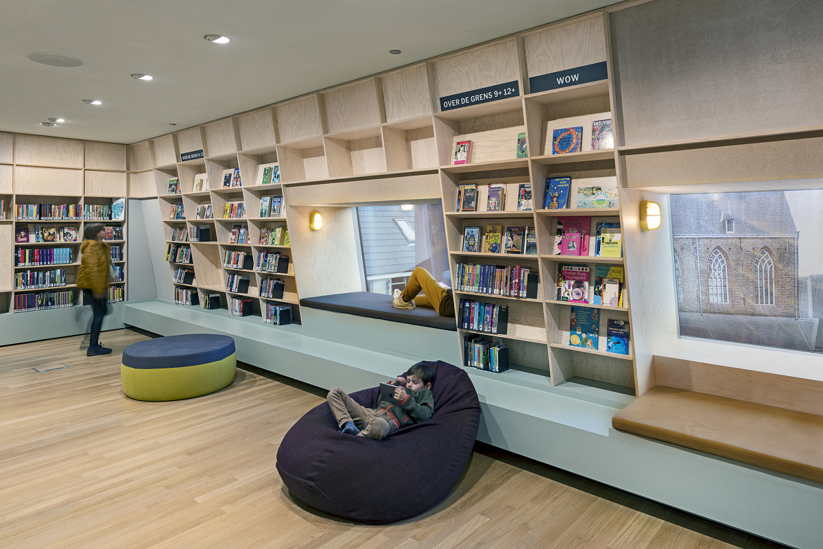 Forum Groningen library featuring ERCO LED lighting for visual comfort and glare control.