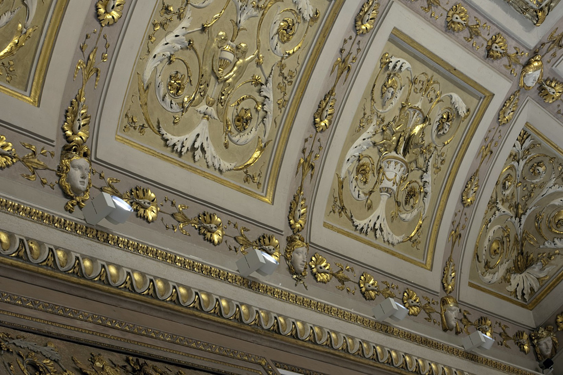 ERCO LED spotlights illuminate the ornate ceiling in Gallerie d’Italia, Piazza Scala.