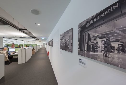 Gebrüder Heinemann office featuring ERCO downlights for efficient office lighting and visual comfort.