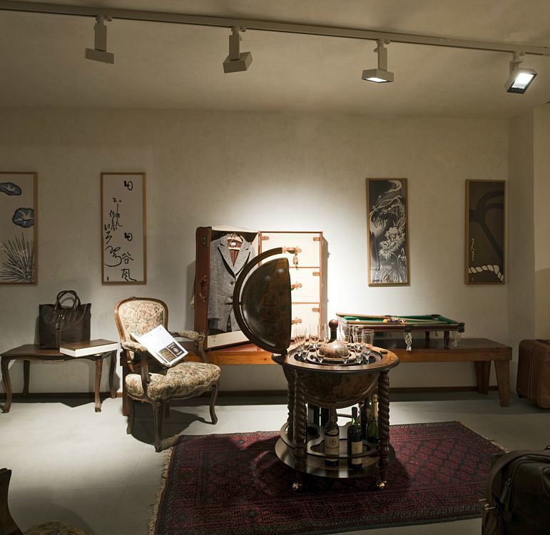 Genten Shop Florence interior featuring ERCO Light Board spotlights on track for accent lighting.