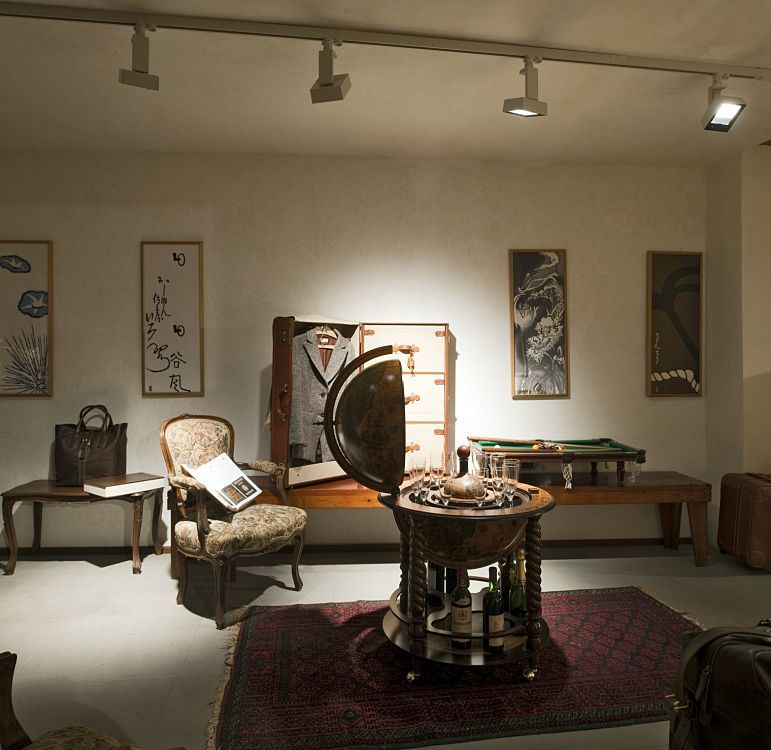Genten Shop Florence interior featuring ERCO Light Board spotlights on track for accent lighting.